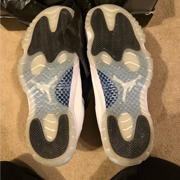 Jordan 11 Retro Low Legend Blue - Picture 7 of 10